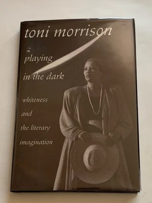 PLAYING IN THE DARK - 1ST. ED. BY TONI MORRISON Foto 1 de 4