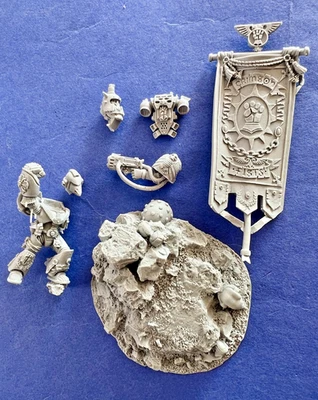 25th Anniversary Crimson Fists Space Marine - Limited Edition 2012 OOP Resin - Image 1 of 4