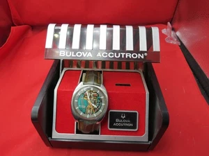 BEAUTIFUL 1970 Bulova Accutron CUSHION CASE 1970 Spaceview Watch STAINLESS STEEL - Picture 1 of 11