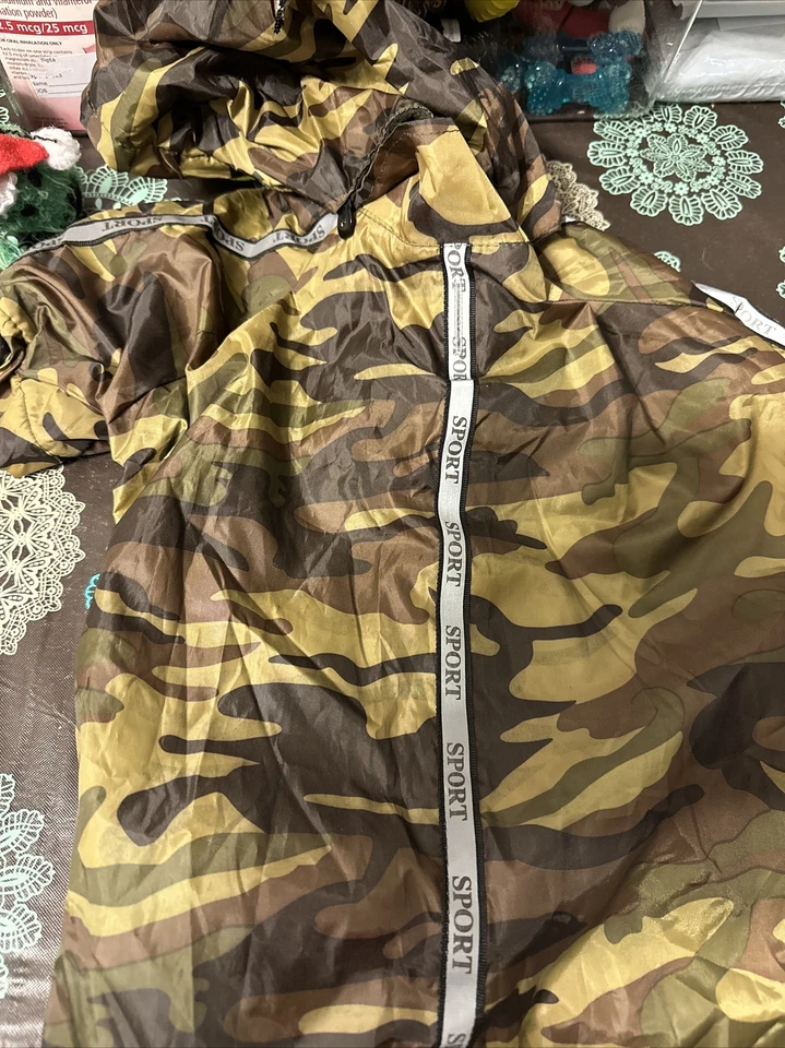 Pet Life 'reflecta-sport' Fashion Insulated Adjustable and Reflective Windproof - Image 1 of 1