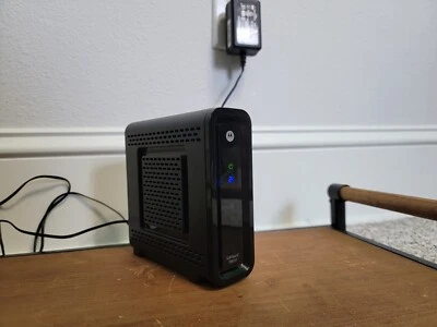 Motorola SURFboard (SB6141) 343 Mbps Cable Modem - 8 x 4 DOCSIS 3.0 - Image 1 of 2