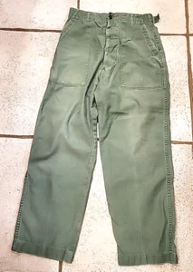 Pantalone raso di cotone OG-107 vintage anni 50/misura piccolo/guerra di Corea/28" cucitura interna - Foto 1 di 7