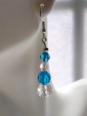 Pendientes en barra de cuentas azul aguamarina cristal transparente hechos a mano tono plata gancho de gota Foto 1 de 4