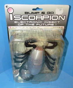 Juguete electrónico iluminado Bump & Go Iscorpion Insecto del futuro de colección en caja L@@K - Imagen 1 de 4