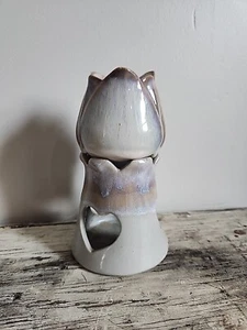 Flat Earth Clay Works Teelicht Wachswärmer - Tulpendesign mit Herzen - Bild 1 von 9