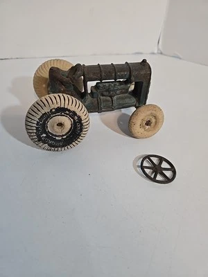 TRACTOR FORDSON ARCADE HIERRO FUNDIDO AÑOS 20 Foto 1 de 4