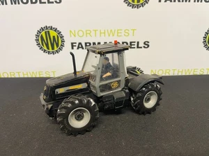 BRITAINS 1:32 SCALE JCB FASTRAC 1135 BLACK TRACTOR - Picture 1 of 5