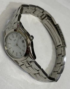 TFX by Bulova Damen Dress Date Uhr silberfarben neue Batterie schöner Zustand - Bild 1 von 9