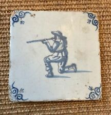 ANTIQUE 18C c.1725 DUTCH DELFT TILE BLUE AND WHITE DEPICTING A MUSKETEER