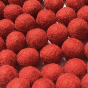 2cm Felt Balls Handmade Brick Red Colour Wool Pom Pom Beads DIY Crafts Supplies - Imagen 1 de 1