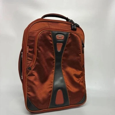 Maleta TUMI T-TECH Cerradura Naranja Duradera Foto 1 de 4