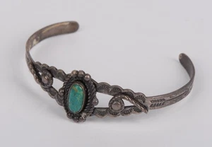 Vintage Navajo Sterling Silver Turquoise Hand Stamped Cuff Bracelet 9.6g - Picture 1 of 6
