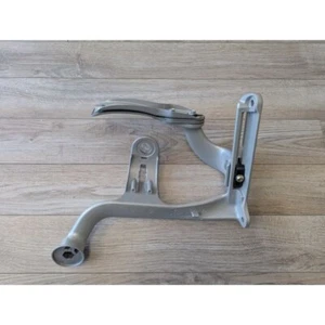Yugo brazo oscilante derecho Herman Miller titanio (después 06/04) - Imagen 1 de 2