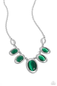Collar Paparazzi A Beam Come True verde nuevo con etiquetas - Imagen 1 de 2