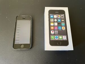Apple iPhone 5s - 16GB - Space Gray (Cricket) Model A1533 