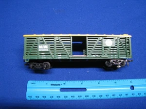 HO Scale Lifelike MW Stock Car - Freight Train - Picture 1 of 4