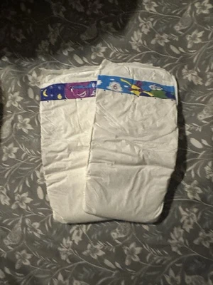 Muestra de 2 pañales de plástico vintage Luvs talla 6 Foto 1 de 2