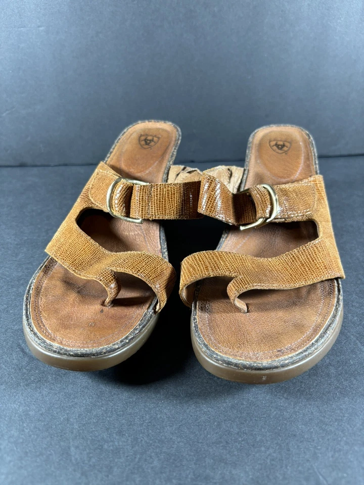 Sandalias de cuña Ariat con tiras sin cordones para mujer talla 8,5 B tanga con hebilla de cuero marrón Foto 1 de 4