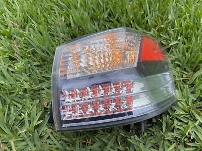 Conjunto de lámpara de luz trasera exterior pasajero derecho Lexus Hs250H 2010-2012 probado OEM Foto 1 de 4