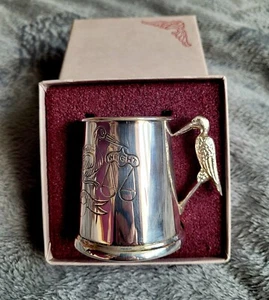 SILVER PLATED NEW BORN BABY CUP WITH A STORK HANDLE IN BOX - FASTPOSTAGE VINTAGE - Picture 1 of 14