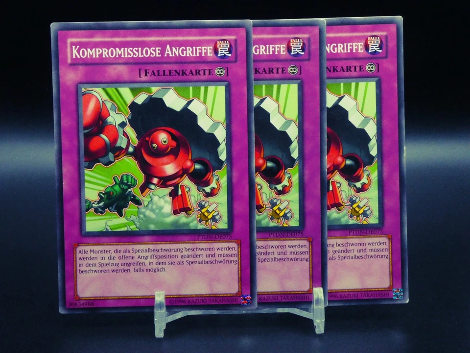 Yugioh Playset 3x Kompromisslose Angriffe PTDN DE075/ Common/ Near Mint/ Exc - Bild 1 von 1