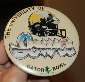 VINTAGE 1983 UNIVERSITY OF IOWA GATOR BOWL FOOTBAL PIN BUTTON - Picture 1 of 4