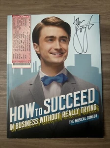 How Succeed Business Broadway John Larroquette Autogramm Souvenier Programm - Bild 1 von 15