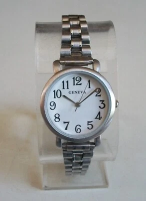 Mujer Acabado Plateado Blanco Número Dial Moda Elegante Informal Divertido Reloj Foto 1 de 4