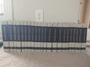 Vintage 1975 World Book Encyclopedia Complete 22 Volume Set Reference History - Imagen 1 de 9