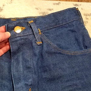 1970s Wrangler Bell Bottom Jeans w/ Large Bell High-rise Classic Style Slim Fit - Picture 1 of 11