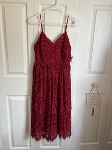 Vestido midi clásico con ojales de encaje rojo 2 de Nicole Miller Collection para mujer nuevo con etiquetas - Imagen 1 de 4