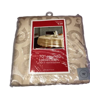 Christmas 2008 Target Classic Tidings Round Tablecloth 70" Seats 4-6 - Picture 1 of 6