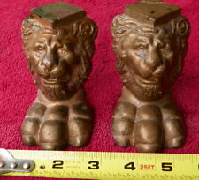 Vintage 2 LION HEAD CLAW FOOT BRASS 3 1/2in SHOWCASE FOOTSTOOL BAR FURNITURE 