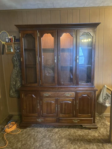 Cherry Cochrane NC Traditional Solid China Cabinet With Light Cover