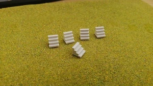 1/76th Scale Fairground Steps (5pcs) - Picture 1 of 5