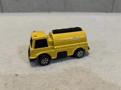Camión cisterna de combustible Tootsietoy fundido a presión vintage años 70 de colección Foto 1 de 4