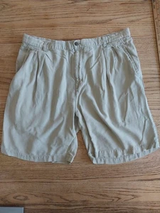 Tommy Bahama 100% Silk Shorts Mens 36x8 Beige Pleated Chino Vacation Resort - Picture 1 of 7
