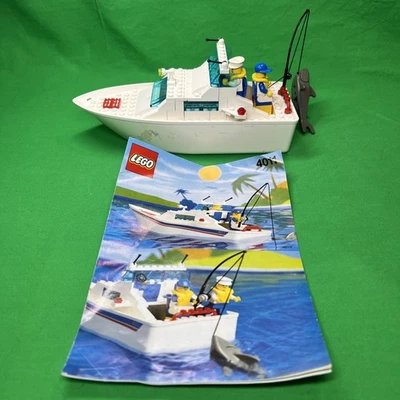 Vintage 1991 LEGO 4011: System Boat Cabin Cruiser floats - Image 1 of 4