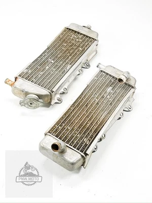 Refrigerante radiador derecho Suzuki RMZ250 RMZ 250 2004 2005 2006 OEM Foto 1 de 4