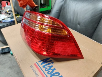 Luz trasera lateral derecha para pasajero derecho Acura RL 1999 2000 2001 2002 OEM T3068 DG Foto 1 de 4