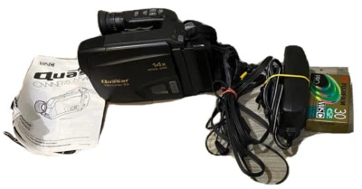 Vintage Quasar VM560 VHS Camcorder W/ Charger  Haven't Been Tested Sold As Is) - Image 1 of 4