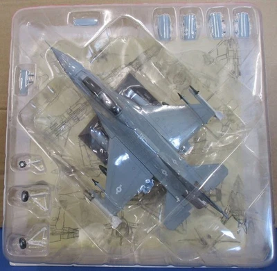 LOCKHEED MARTIN F-16 (B) FIGHTING FALCON JET USA  - 1:72 - UNOPENED/ STAND INC - Image 1 of 2
