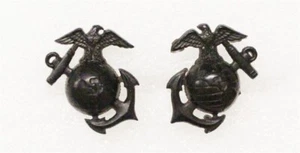 U.S.M.C. Cuerpo de Marines 965 - Par de pasadores de cuello EGA alistados - PLÁSTICO de la Segunda Guerra Mundial - Imagen 1 de 2