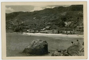 Vintage 1949 Foto China Hong Kong Beach Cabanas Sharp Photo - Bild 1 von 2