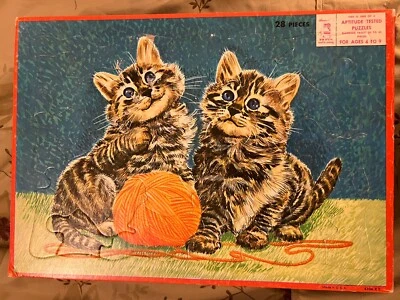 Rompecabezas bandeja marco 28 piezas vintage 1959 Milton Bradley gatitos grises e hilo Foto 1 de 4