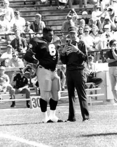 Impresión fotográfica 8x10 de Lou Holtz y Jerome Bettis 1992 Notre Dame - Imagen 1 de 1