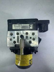 BOMBA DE CONTROL DE DESLIZAMIENTO ABS FRENO ANTIBLOQUEO PARA 07 - 11 TOYOTA CAMRY HYBRID - Imagen 1 de 11