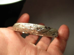 Vintage Diamond Cut Round Sterling Silver Bangle Hinged Bracelet 8" 29 grams - Picture 1 of 15