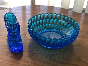 VINTAGE FENTON COLONIAL BLUE THUMBPRINT CANDY/NUT BOWL & DAISY AND BUTTON SHOE - Picture 1 of 13