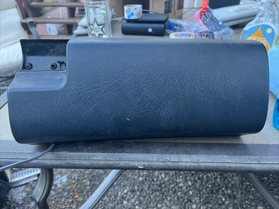 Mercedes-Benz E320 1999 guantera 2106890091  Foto 1 de 4